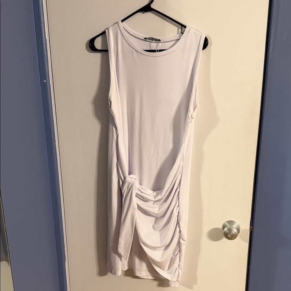Elegant White Sleeveless Dress